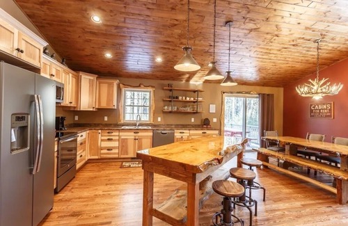 Wisconsin Dells Cabina | *** The Beautiful Whitetail Ridge-Luxury 5BR Cabin, a solo minutos del centro ***