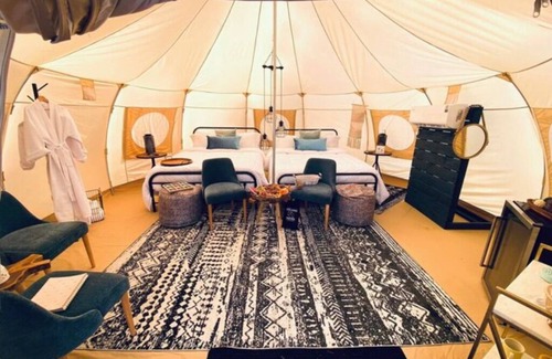Lincolnton Cabina | The Bee's Knees (Tent)