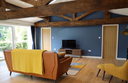 Norley Cabaña | THE BEECHES, romantic, character holiday cottage in Norley
