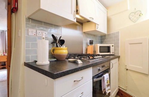 Wirksworth Cabaña | THE BEEHIVE, pet friendly, character holiday cottage in Wirksworth