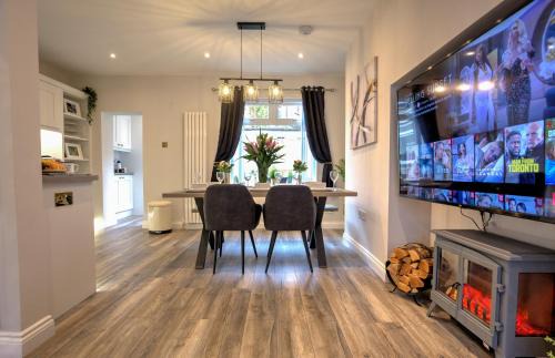 Belfast Casa | The Belfast Boutique Central Cozy