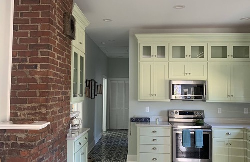 Bell Buckle Casa | The Bell Buckle Bungalow - completely renovated 3 bedroom/2 bath house, sleeps 9