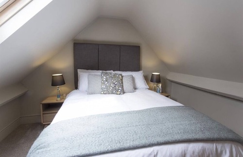 Stroud Hotel | The Bell Inn