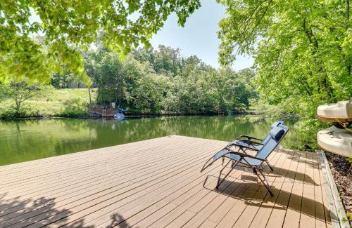 Bella Vista Casa | The Bella Vista Lakeside Treehouse Dock and Kayaks!