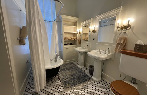 Wayside Cama Y Desayuno | The Belmont 1857