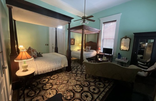 Wayside Cama Y Desayuno | The Belmont 1857