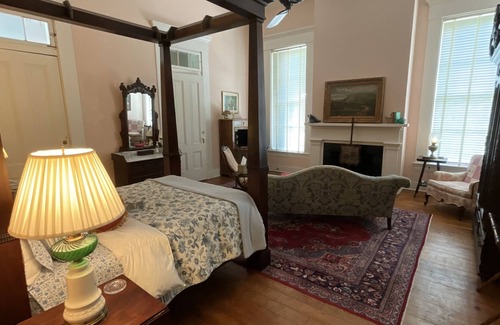 Wayside Cama Y Desayuno | The Belmont 1857