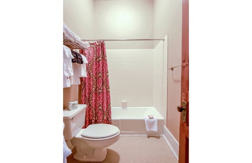 Abbeville Hotel | The Belmont Inn