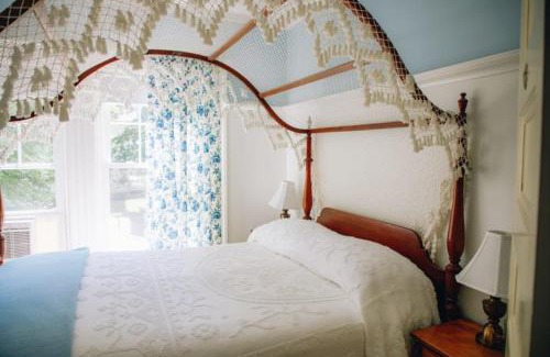 Camden Cama Y Desayuno | The Belmont Inn