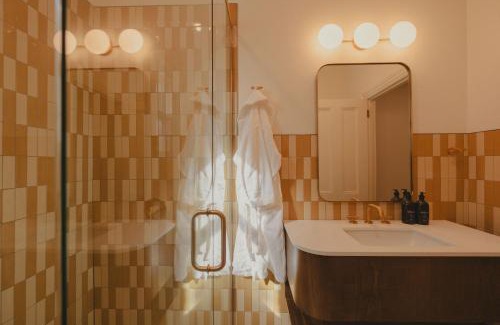 Kingston Hotel | The Belvedere Hotel - Kingston