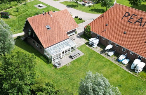 Grou Casa | The Berch Group House on Open Water