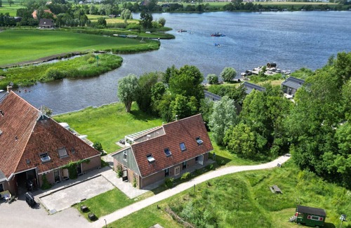 Grou Casa | The Berch Group House on Open Water