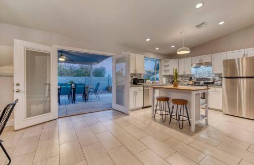 Tempe Casa | The Best Getaway In The Desert With Heated Pool!