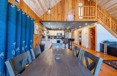 Eustis Cabina | The best Maine has to offer: cozy cabin close to hiking, ATV trails & skiing!!