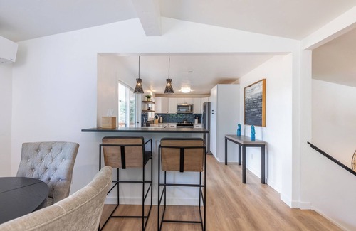 Southeast Eugene Casa | The Best Of Crest - Mid Century Vibes with Sunrise Views in S. Eugene