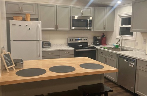 Sylva Casa | Dog friendly Sylva NC Mountain Retreat Near WCU and downtown