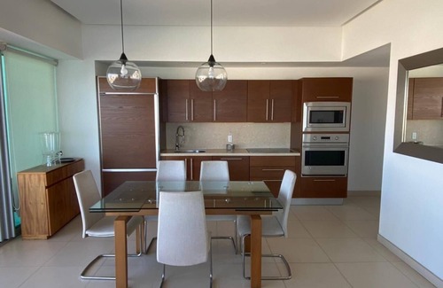 Puerto Vallarta Apartamento | Excepcional boutique con vista a la marina.
