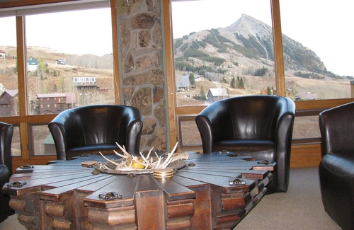 Crested Butte Casa | LAS MEJORES VISTAS del monte. CB! Casa de 5000 pies cuadrados con plano de planta abierto, 5bd / 4. 5 baños
