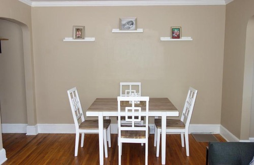 Charlotte Apartamento | The Better Half Duplex