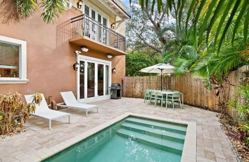Lake Ridge Casa | The Betty A Glam Getaway in Fort Lauderdale