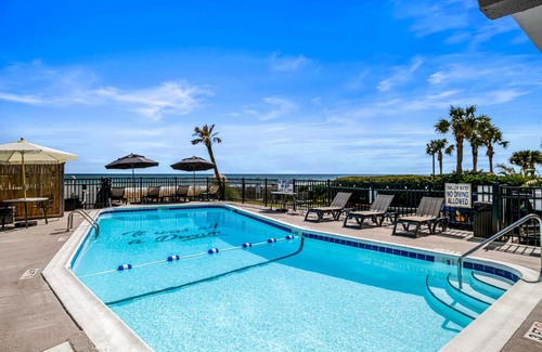 Myrtle Beach Hotel | The Beverley Beach House