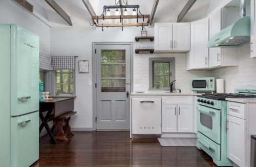Lake Harmony Casa | The Biddle House by AvantStay Breathtaking Views Walk to Lake