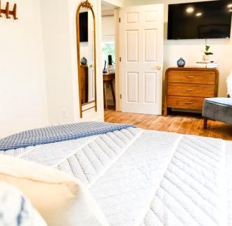 Amanda Casa | The Bidwell Bungalow