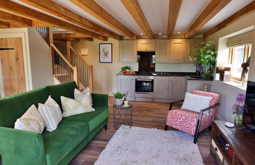Quedgeley Casa | The Big Barn by Interhome