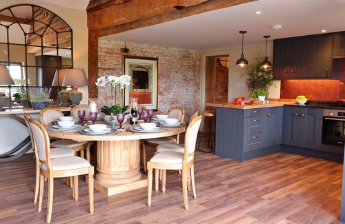 Quedgeley Casa | The Big Barn by Interhome