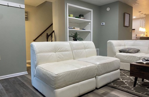 Frederick Casa | The Big Beautiful Townhouse with AC, WiFi in Frederick