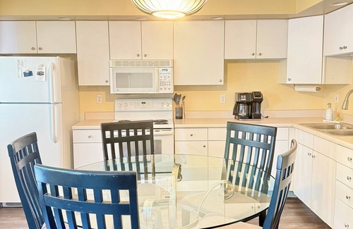Arnolds Park Complejo | The Big House at Pick’s Resort is the perfect stay for your family or group