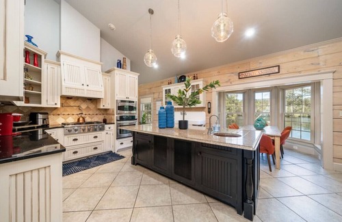 Jones Mills Casa | The Big House on Cape Catherine