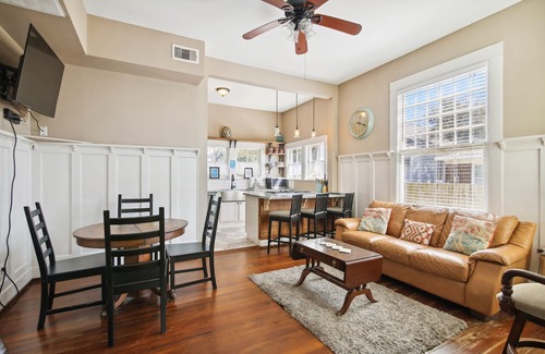 San Jacinto Casa | The Big Kahuna Manor