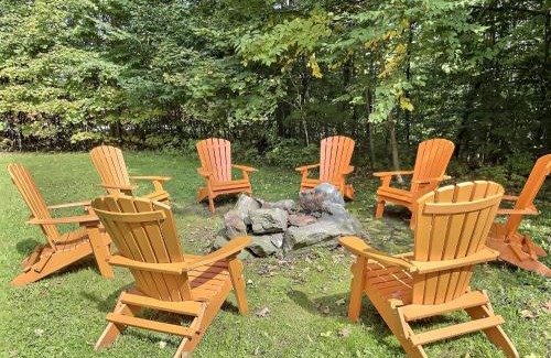 Killington Casa | The Big Lebearski - AC, Grill, Fire Pit, Hot tub!