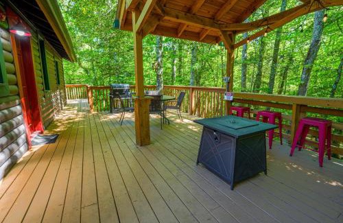 Dahlonega Casa | The Big Little Cabin - Hot Tub & Playground