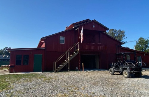 Ashley Oaks Casa | The Big Red Barn Unit #2 Direct Trail Access- 150 yards to G-23
