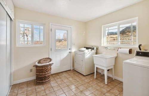 Pearblossom Casa | The Big Sky