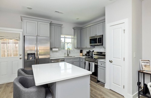 Kannapolis Casa | The Birch ~ Modern 3BR, Walk to DT Kannapolis
