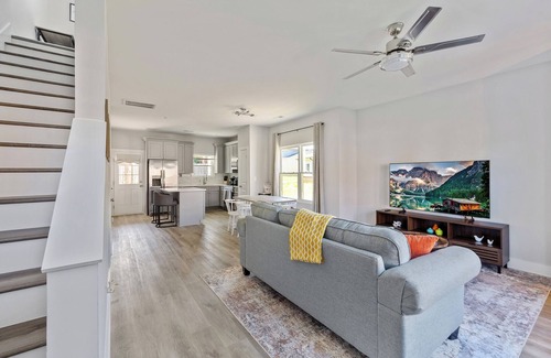 Kannapolis Casa | The Birch ~ Modern 3BR, Walk to DT Kannapolis