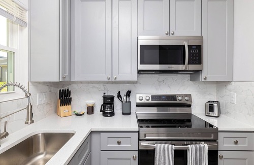 Kannapolis Casa | The Birch ~ Modern 3BR, Walk to DT Kannapolis