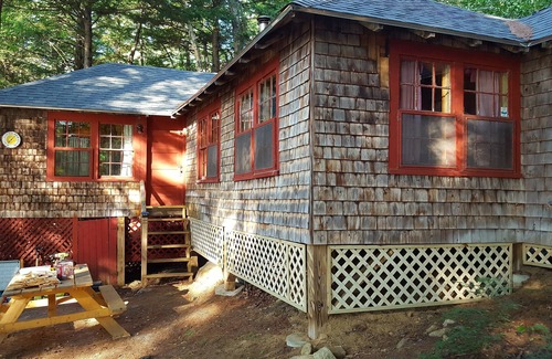 Mount Vernon Cabina | The Birches - Large 3 Bedroom Cottage on Torsey Lake, Mount Vernon ME