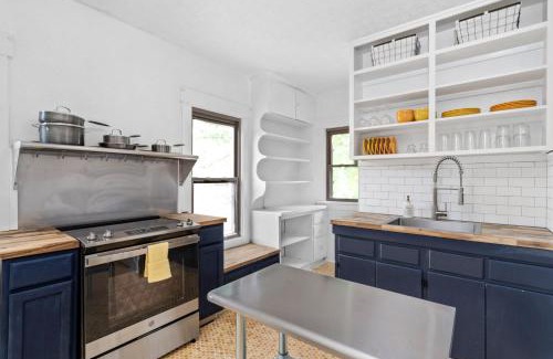 Xenia Casa | The Bird Cage