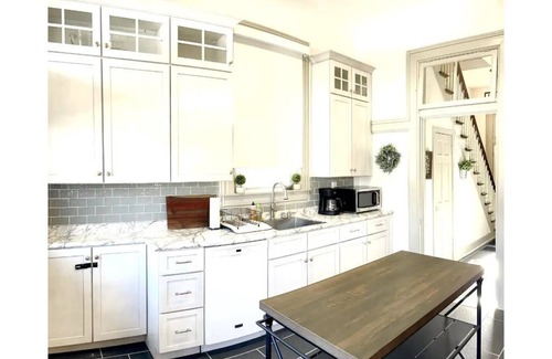 Washington Casa | The Bird Creek Inn: Downtown Charming Historic Home