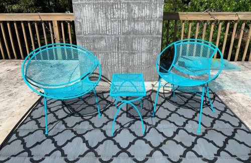 Chestnut Hills Apartamento | The Birdhouse Sweet suite! Downtown Roof top deck!