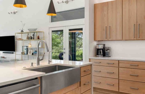 Dripping Springs Apartamento | Modern ATX Hill Country Oasis, Stargazers + Birdwatchers Delight