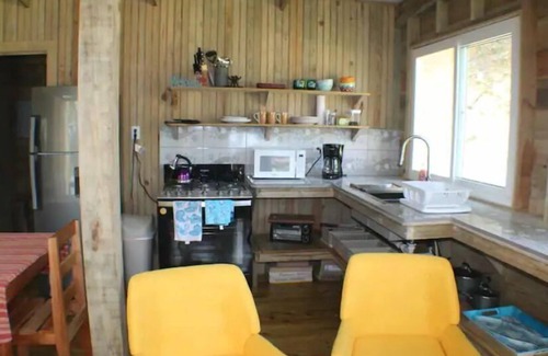 Isla Bastimentos Cabaña | The Birds Nest, birds, close to area surfing,