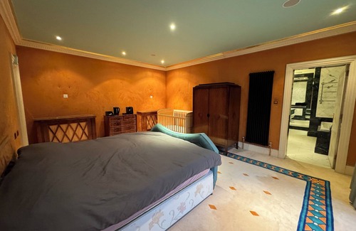 Garden Suburb Casa | The Bishop