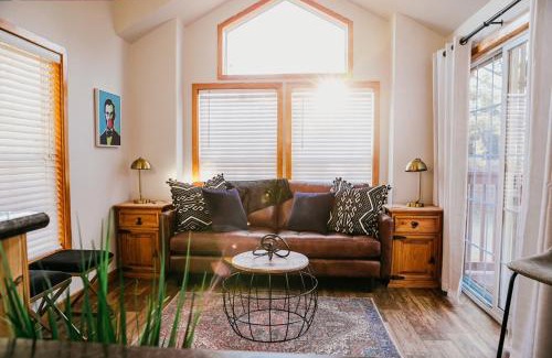 Austin Casa | The Bison Cabin - The Cabins at Rim Rock
