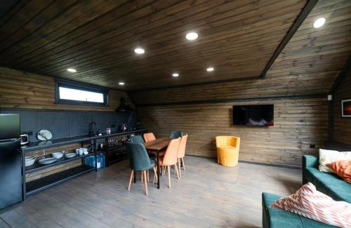 Tsilkani Apartamento | The Black Hills - Cottage in Dusheti