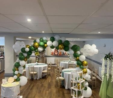 Lampeter Hotel | The Black Lion Royal Hotel